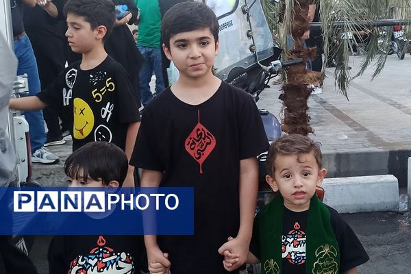 حضور پرشور کودکان و نوجوانان ورامینی در مراسم عزاداری روز عاشورا