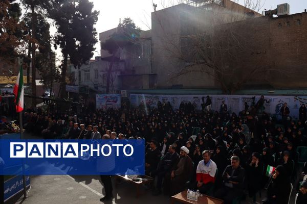 در دل این زمستان سخت و از پس سال‌ها، همچنان عطر آزادی به مشام می‌رسد