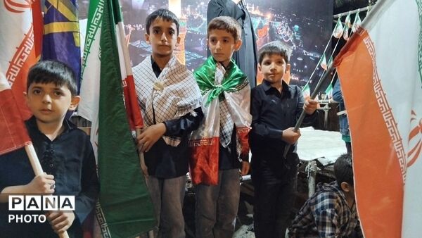 هم‌نوایی فرهنگیان و دانش‌آموزان اهر در سوگواره شبانه رهبر شهید