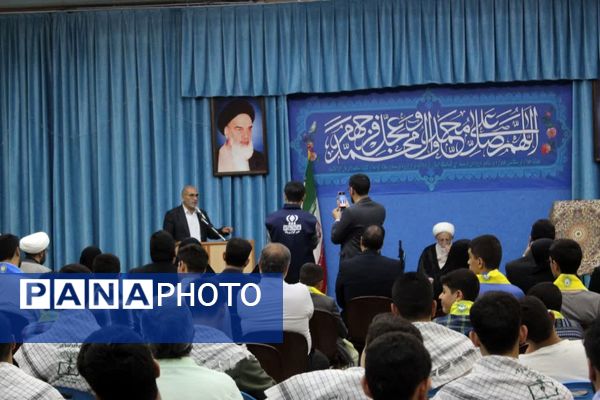 دیدار تشکل‌های دانش‌آموزی یزد با نماینده ولی‌فقیه در یزد