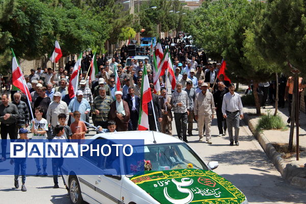 شادپیمایی مردم شهر درق پس از عملیات وعده صادق 3 در روز عید غدیر