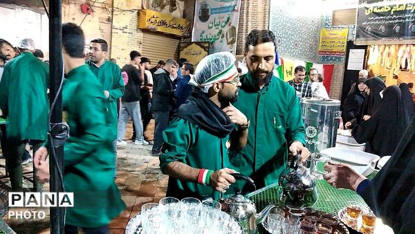 تجمع خودجوشانه مردم برای خونخواهی رهبر شهید مردم نیشابور