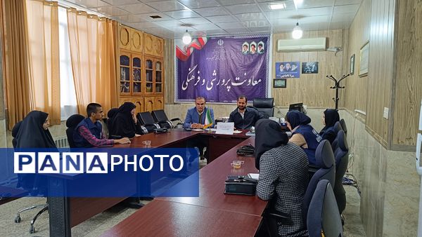 نشست دانش‌آموز خبرنگاران پانا کهگیلیویه و بویراحمد با معاونت پرورشی به‌مناسبت اعتکاف دانش‌آموزی