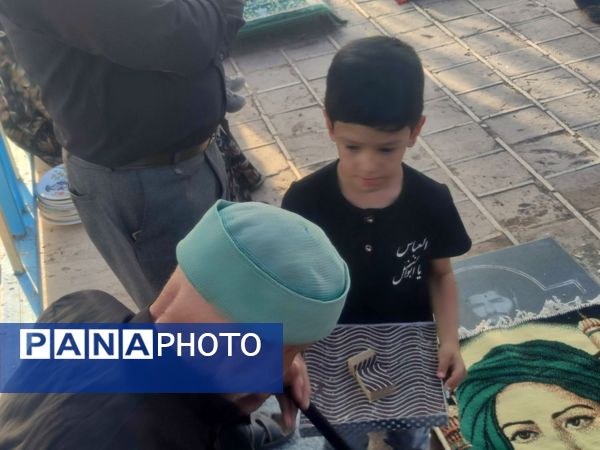 آیین جمع آوری نذورات مردمی در روز عاشورا 