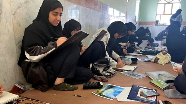 مسابقات فرهنگی‌ هنری با استقبال هنرمندان و دانش‌آموزان برگزار شد