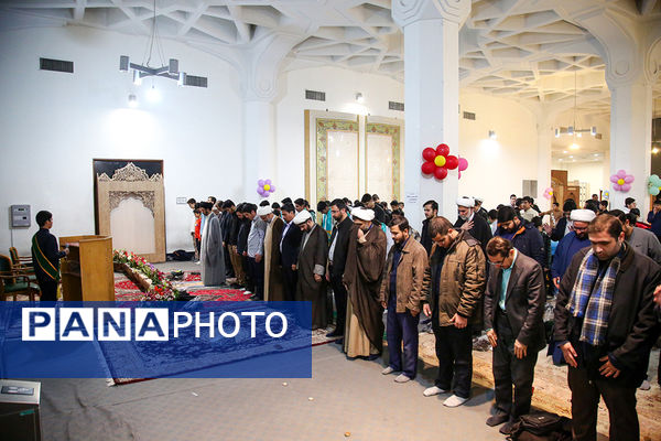 دورهمی قرآنی حافظان و قاریان نوجوان در حرم حضرت معصومه(س)