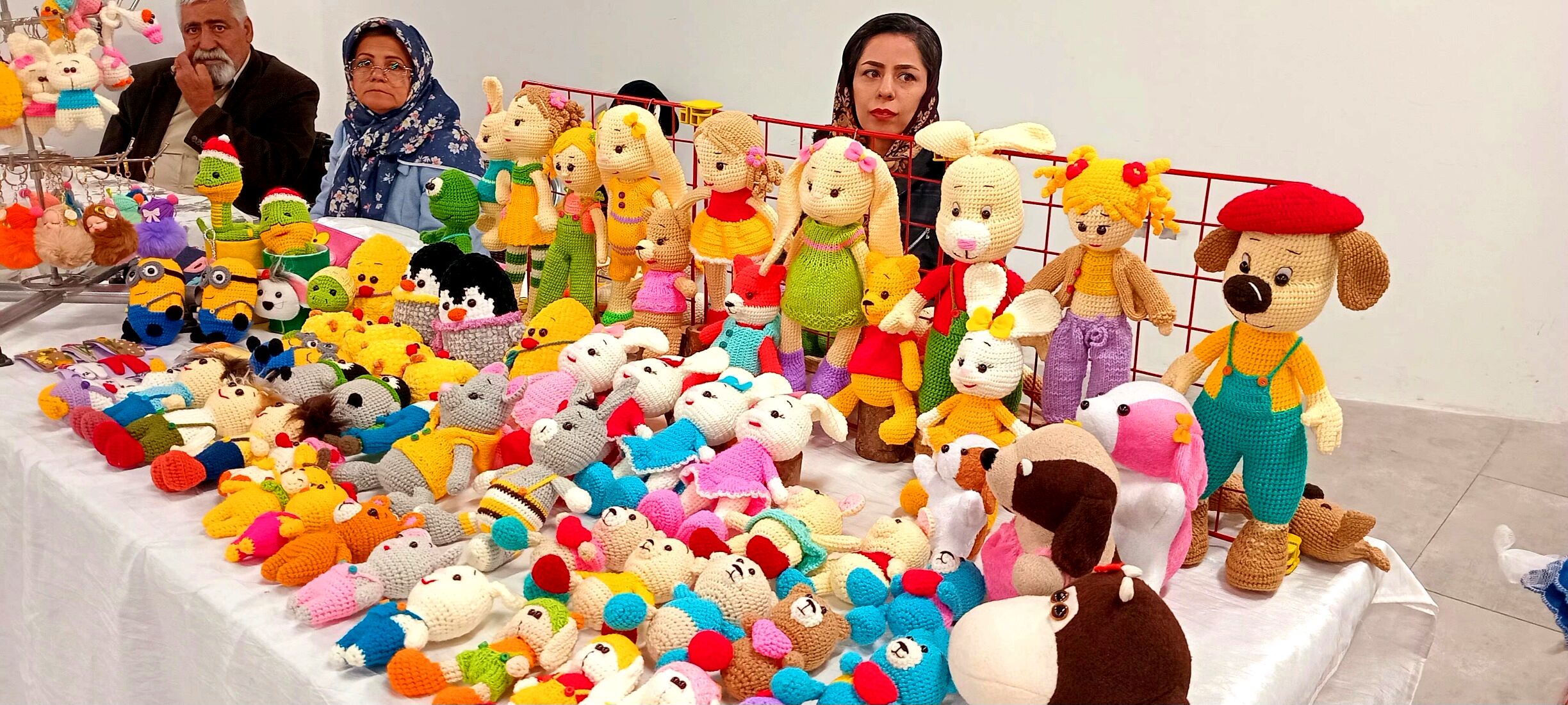 نمایشگاه انجمن خیریه ام اس در مجتمع طلای سفید بجنورد