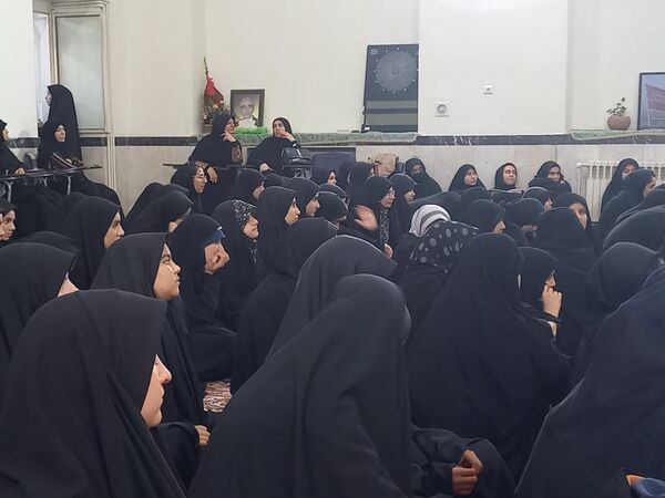 همایش ام‌المقاومه در مدرسه علمیه نرجس(س) در کاشمر
