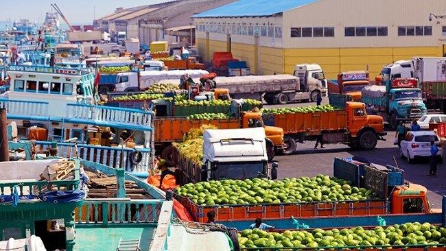 برای اقلام ضروری از مرزهای شمالی، شرقی، غربی واردات انجام می‌شود