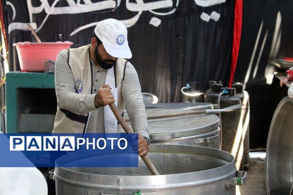 دانش‌آموزان پیشتاز رباط کریم، خادمان کوچک اربعین حسینی