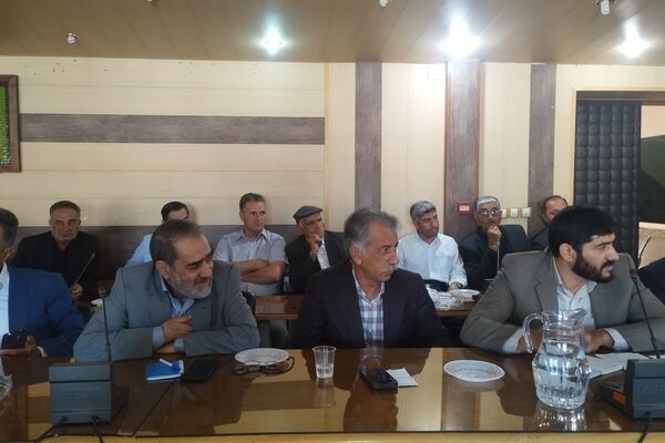 نشست شورای کشاورزی قروه با محوریت مدیریت آب و برق