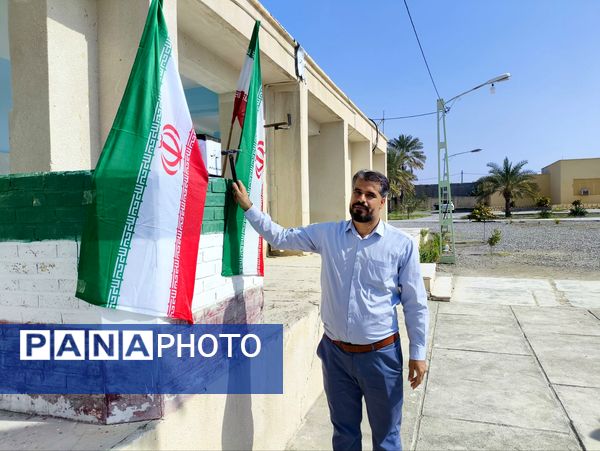 مدارس سندرک یکپارچه در شور انقلابی؛ زنگ انقلاب به صدا درآمد