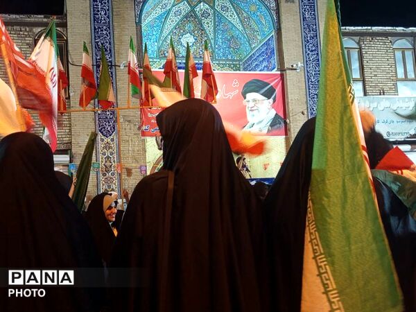 اجلاس سراسری نماز و تجلیل از دانش‌آموزان فعال در حاجی‌آباد
