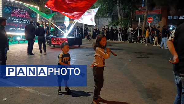 مراسم عزاداری شب عاشورا در خیابان‌های نیشابور 