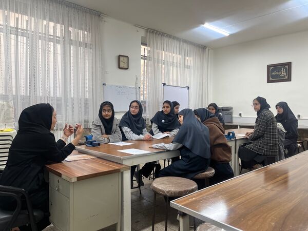جلسه سفیران سلامت دبیرستان مطهره ناحیه ۶ مشهد 