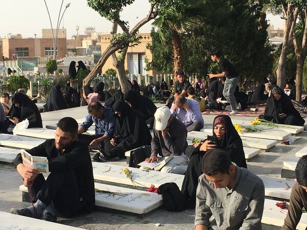 برپایی مراسم دعای عرفه در گلستان شهدای اصفهان