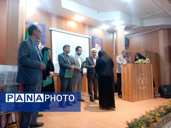 اختتامیه جشنواره سفیران سلامت،یاریگران زندگی ونوجوان سالم دردبیرستان دوره اول آرمینه مصلی نژاد