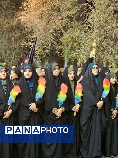 مراسم عزای شام غربت هشتمین آفتاب دل ها، همراه با آیین شمع‌گردانی 