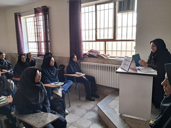  طرح کنترل  آسیب‌های اجتماعی در دبیرستان فاطمیه