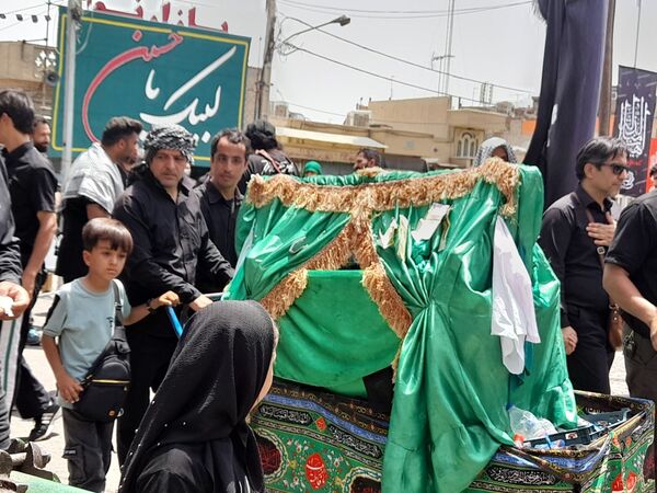 جلوه هایی از سوگواری سیدالشهدا در خیابان سوم خرداد قم