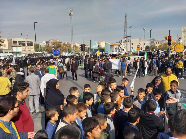 راهپیمایی 13آبان در میدان بسیج مشهد
