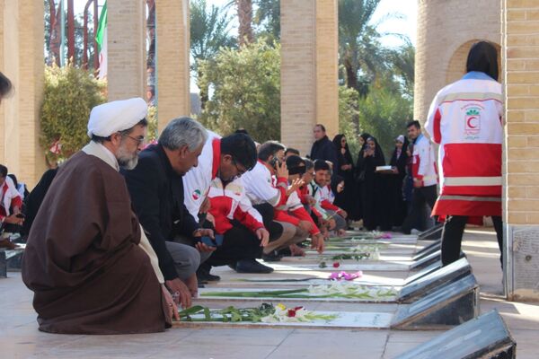 مثل نخل‌هایمان استوار ماندیم 