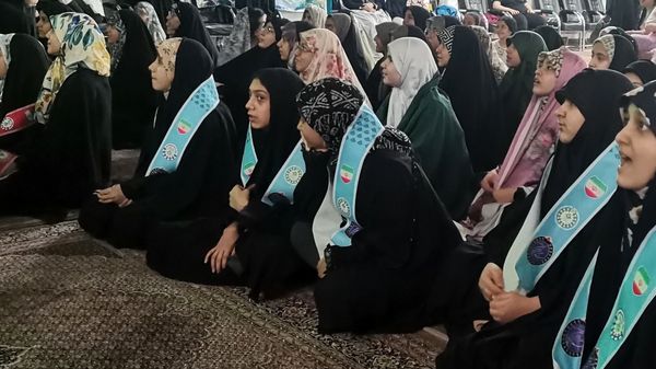 از نیمکت مدرسه تا محراب مسجد؛ اعتکاف، کانون خودسازی دانش آموزان