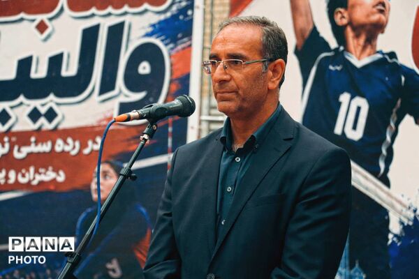 جشنواره والیبال خردسالان و نوجوانان تبریز با یاد «شهید راه خدمت»
