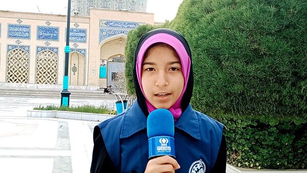 تلاوت دسته جمعی قرآن به مناسبت ماه مبارک رمضان