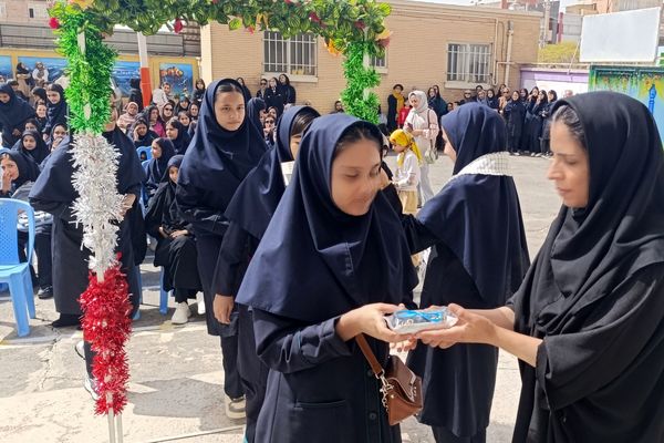 جشن جوانه ها در دبیرستان مهر نیشابور