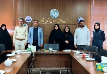 بازدید مدیر آموزش و پرورش ناحیه یک زنجان و تجلیل از فعالان خبرگزاری پانا در استان