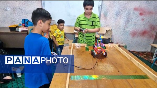 مسابقه ربات‌های ساخته شده توسط هنرجویان کلاس رباتیک کانون فرهنگی تربیتی رضوان