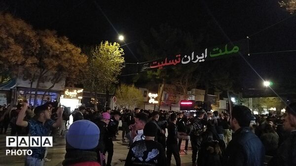 عزاداران علوی در کف خیابان های نیشابوری زنجیر زنی کردند