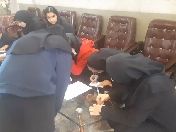 انتخاب نماینده دانش آموزان در دبیرستان نمونه فرهنگ مهشید مصلی نژاد ناحیه ۶