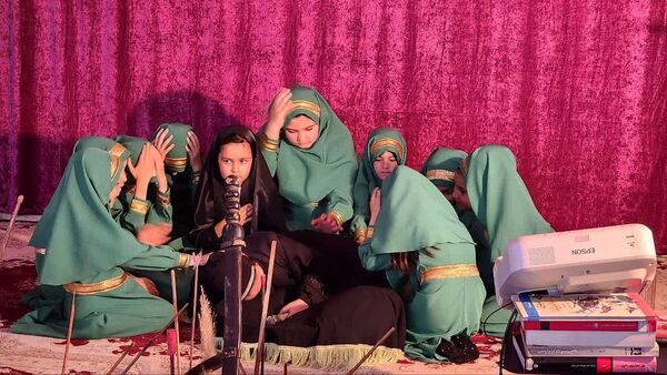 مراسم دختران زینبی در مسجد امام موسی کاظم (ع) اسلامشهر