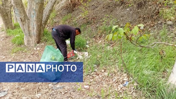 پاکسازی خیابان و کوچه‌های روستای یاسه چای توسط دانش‌آموزان مدرسه ۲۲ بهمن