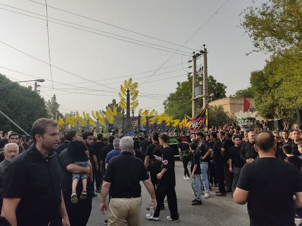 کاروان بزرگ علم گردانی در کاشان