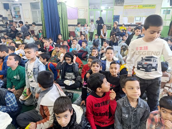 مسجد حسین‌بن‌علی (ع) میزبان لبخند دانش‌آموزان در جشن میلاد دو امام