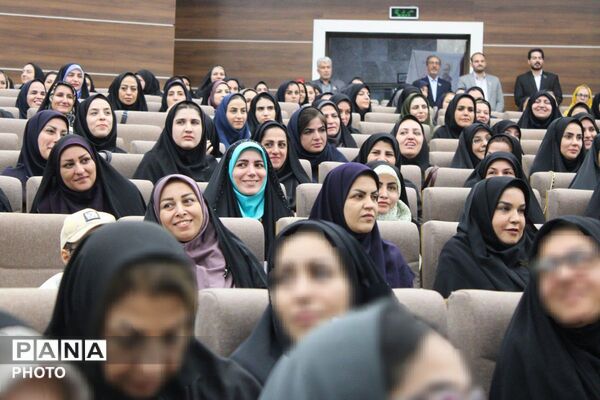 مراسم بزرگداشت مقام معلم در پردیس