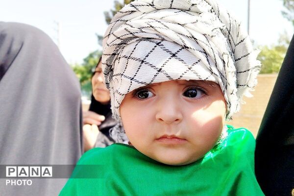 طنین نوای «لبیک یا حسین» در مراسم شیرخوارگان حسینی