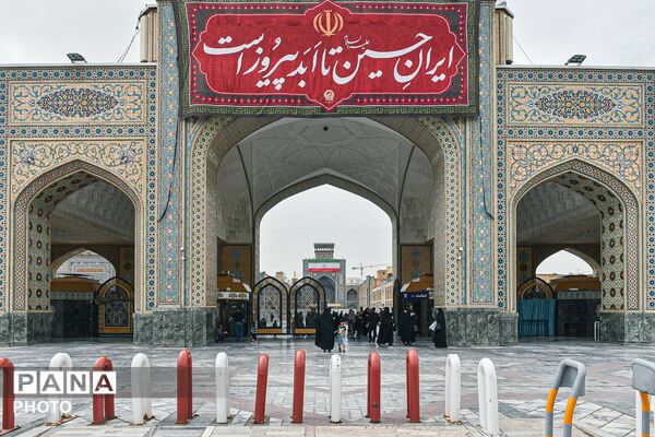آماده‌سازی حرم مطهر رضوی در آستانه تشییع رهبر شهید انقلاب