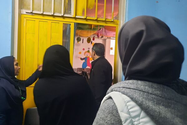 بازدید مدیر آموزش و پرورش ناحیه دو شهرری از دبستان شهید چمران 