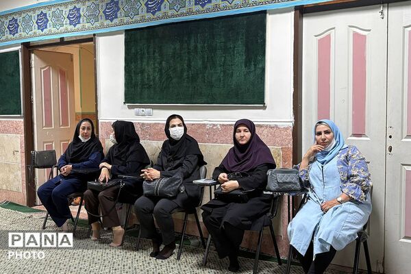 هر دانش‌آموز، یک مهارت؛ گامی در مسیر توانمندسازی دانش‌آموزان دبیرستان نشاط