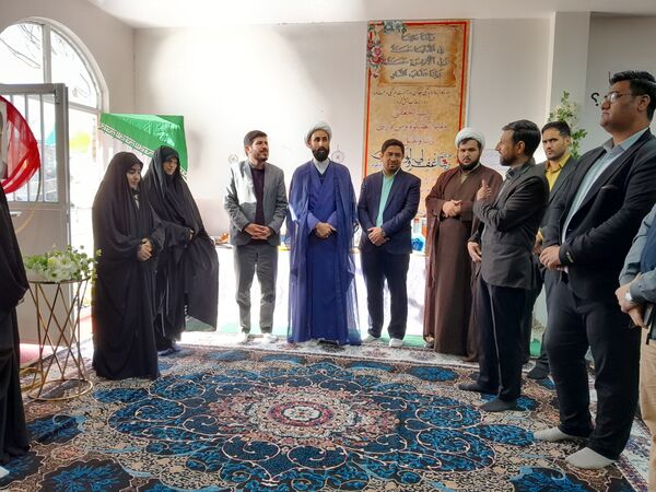 نمایشگاه انقلاب  در آموزشگاه تکتم