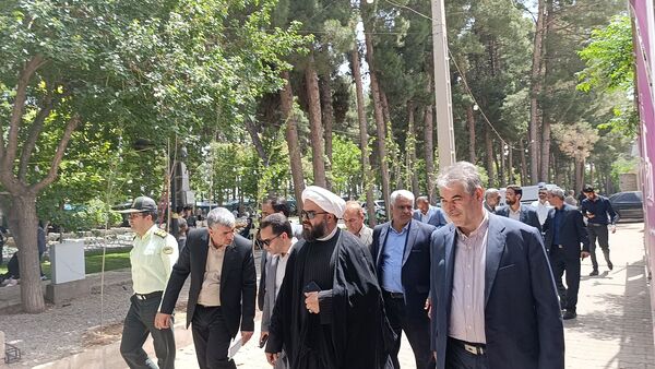 بازدید معاون وزیر گردشگری کشور از نمایشگاه جشنواره تاک پلو خلیل آباد 