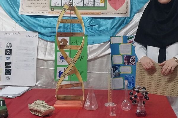 برپایی مدرسه انقلاب