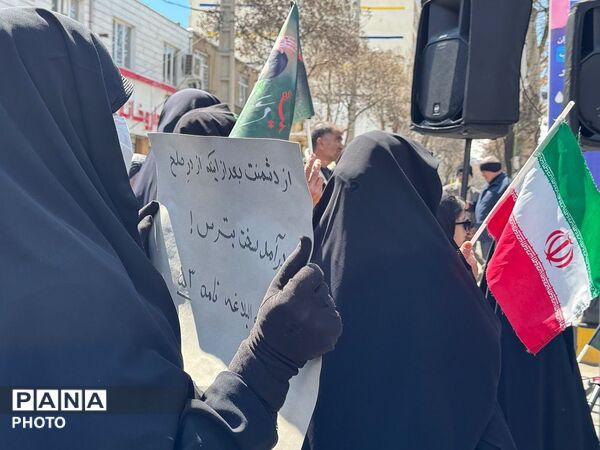 خروش مؤمنان در دسته عزاداری رهبر