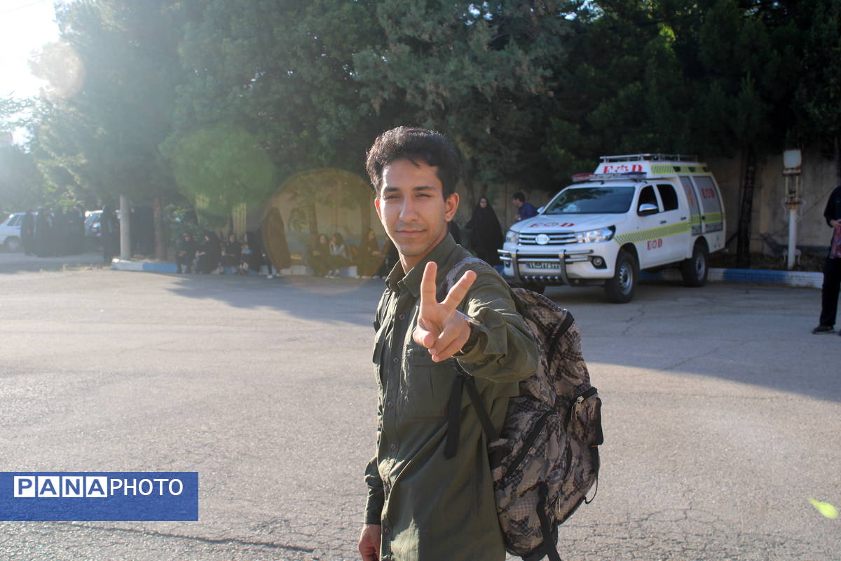 شور و شعور زائران در راه مرقد نورانی امام خمینی (ره)