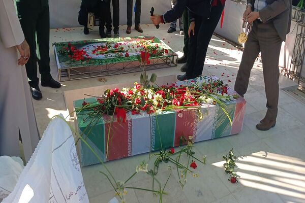 تشییع شهید قهرمان بر دستان پهلوانان خوزستان