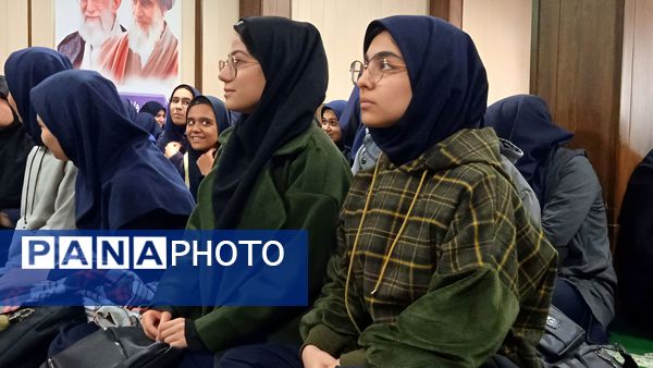 کارگاه راز جذابیت دختران در دبیرستان نورالهدی تبادکان